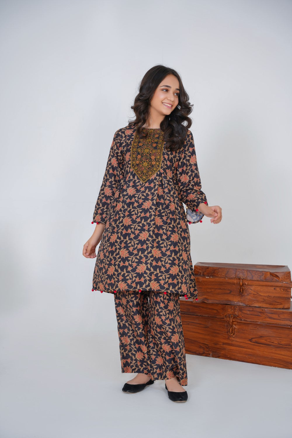 Black Floral Suite
