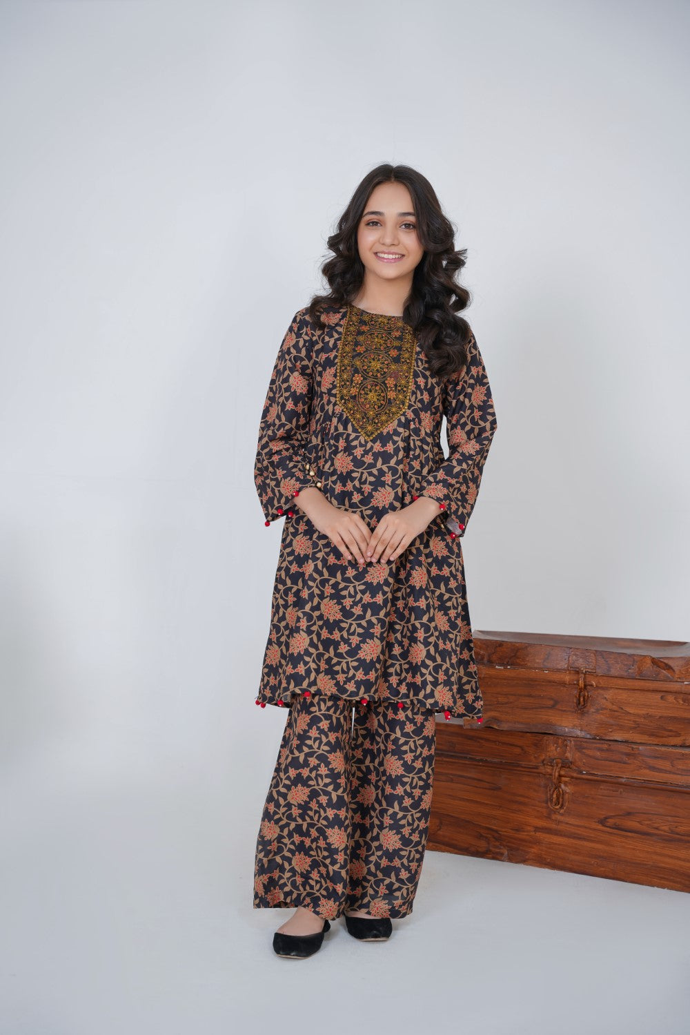 Black Floral Suite