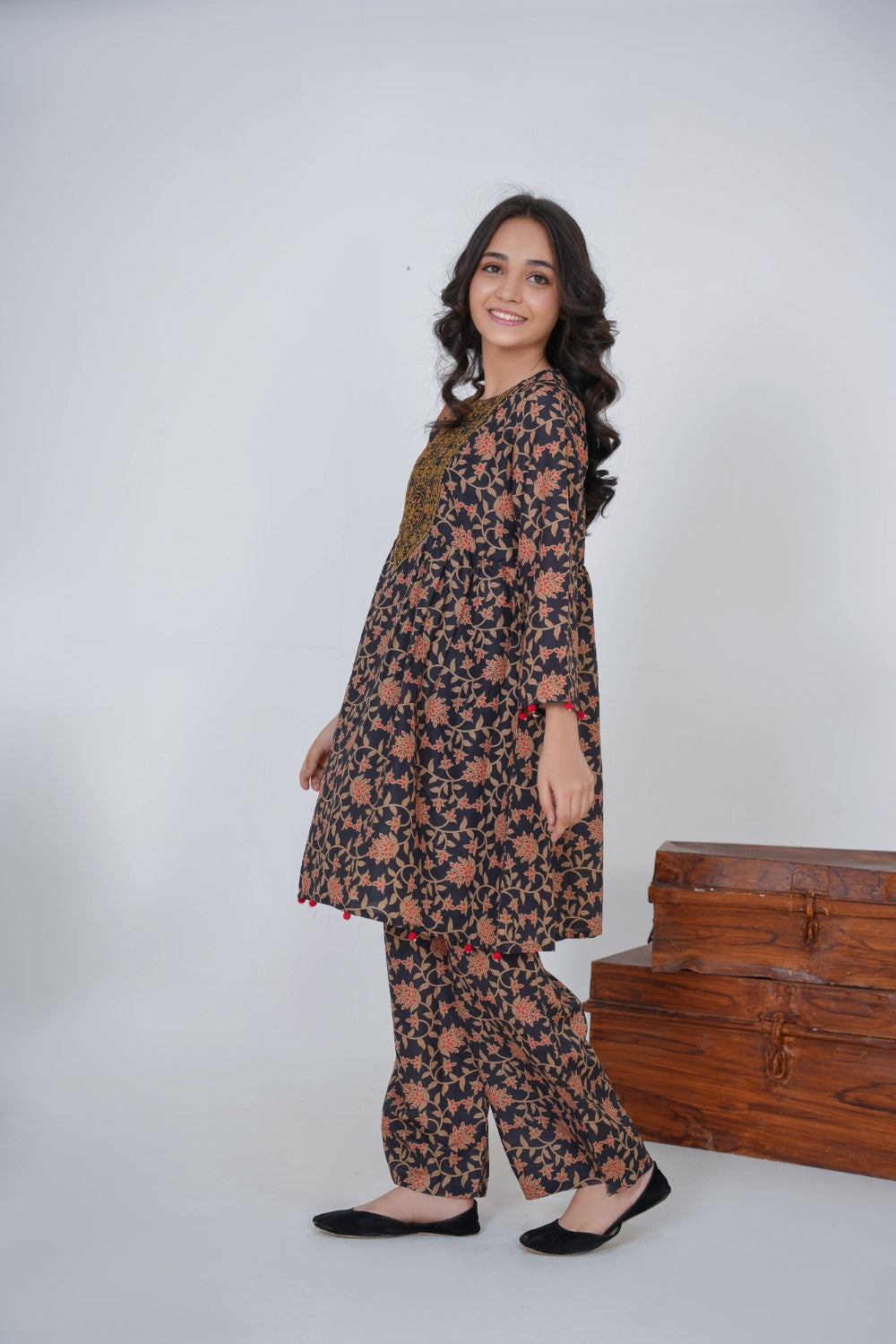 Black Floral Suite