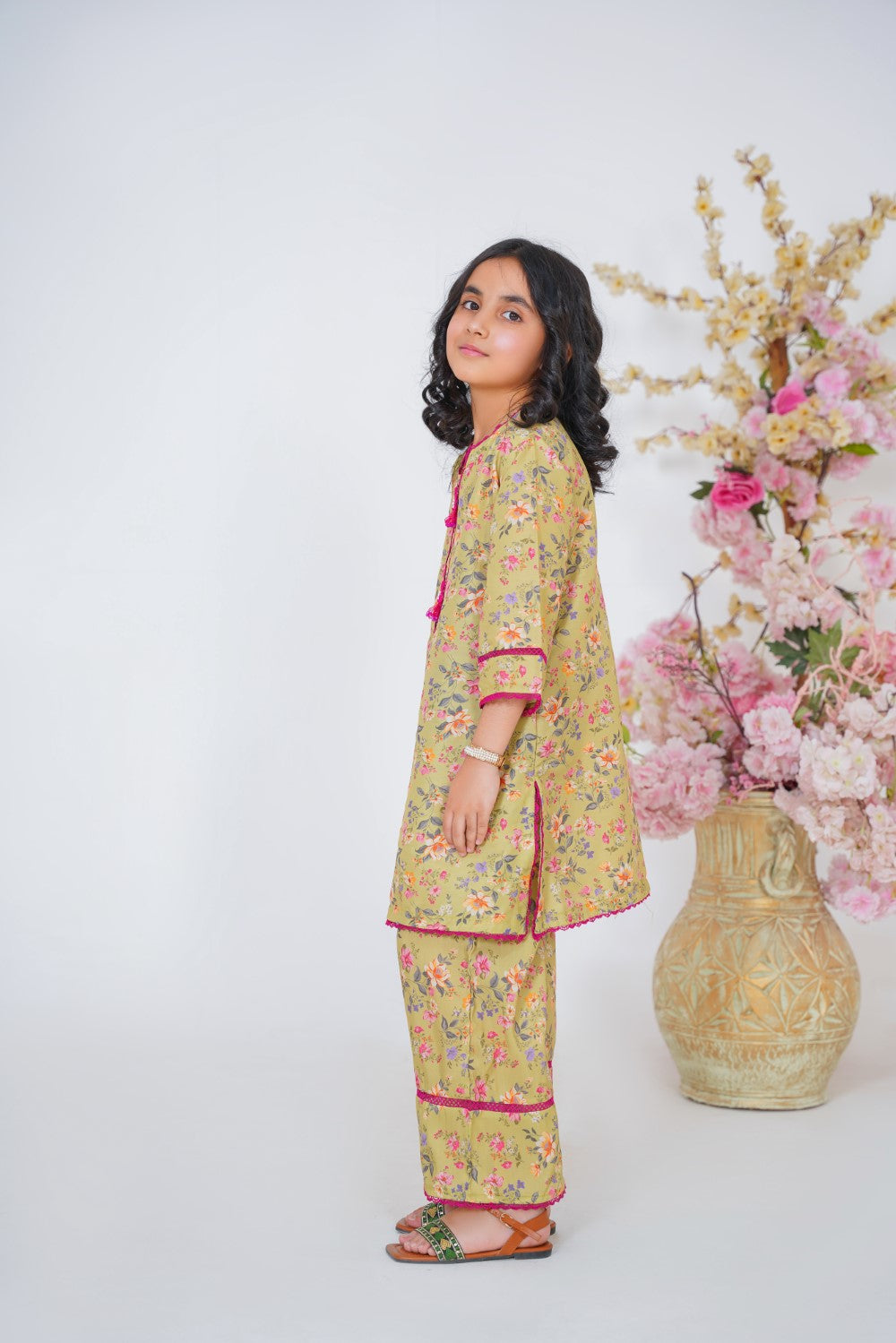 GREEN  FLORAL SUIT