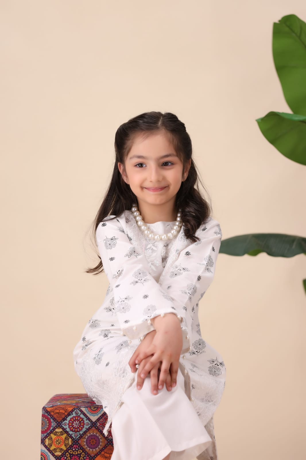 GIRLS WHITE EMBROIDERED SUIT